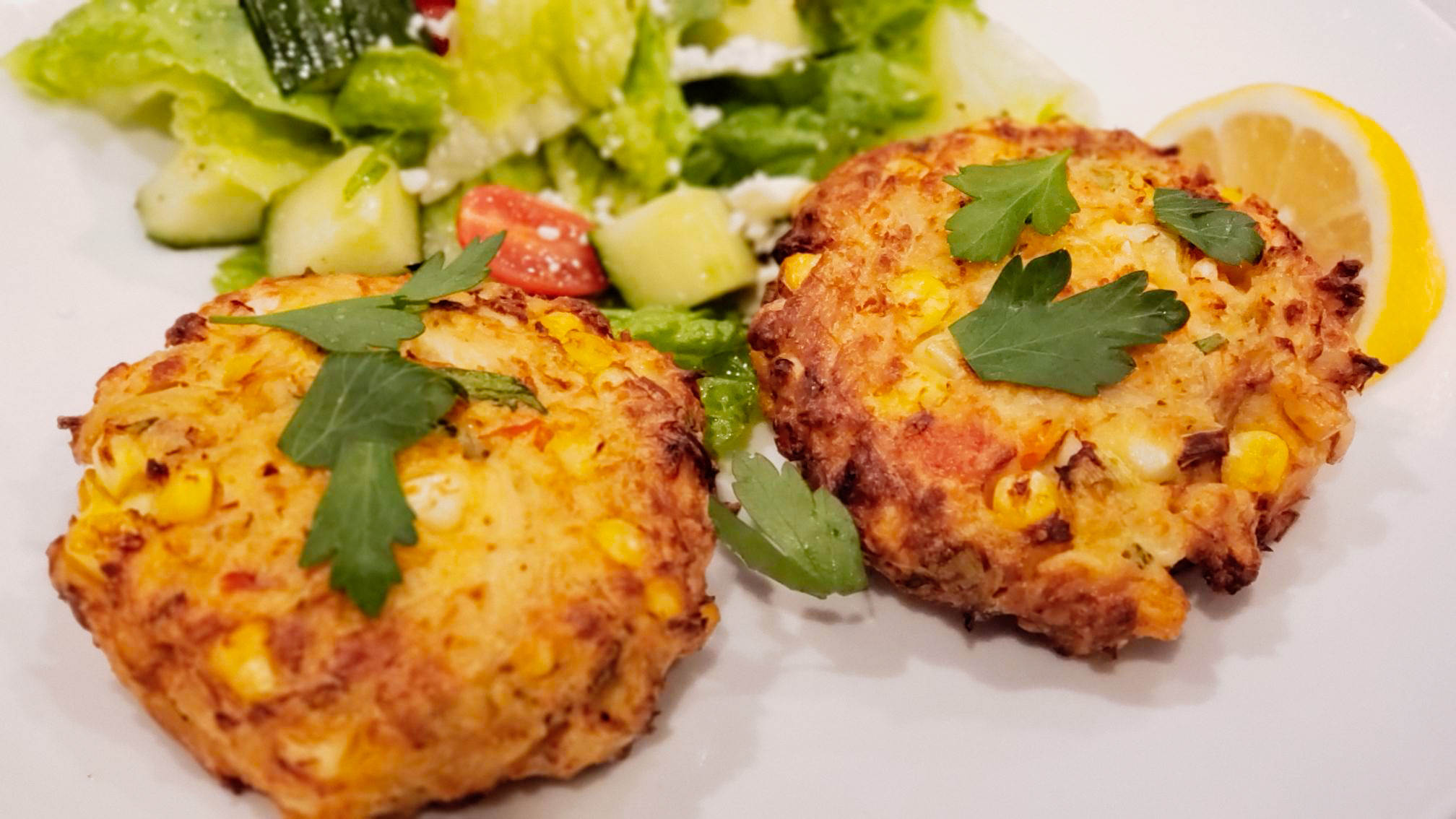 Baked (or Air Fryer) Corn & Crab Cakes with Garlic Aioli – The Tasty Bits