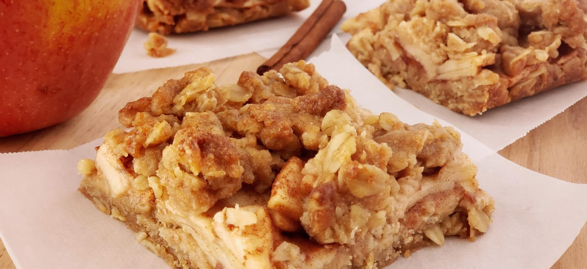 Apple Oatmeal Crumb Bars