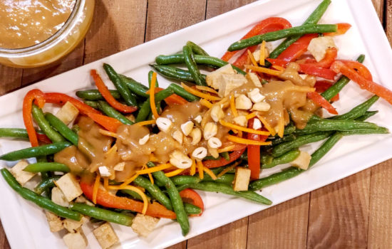 Simple Thai Green Beans & Tofu with Peanut Sauce