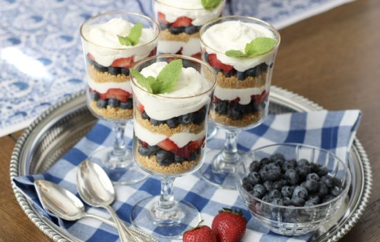Beautiful No-Bake Berry Cheesecake Parfaits