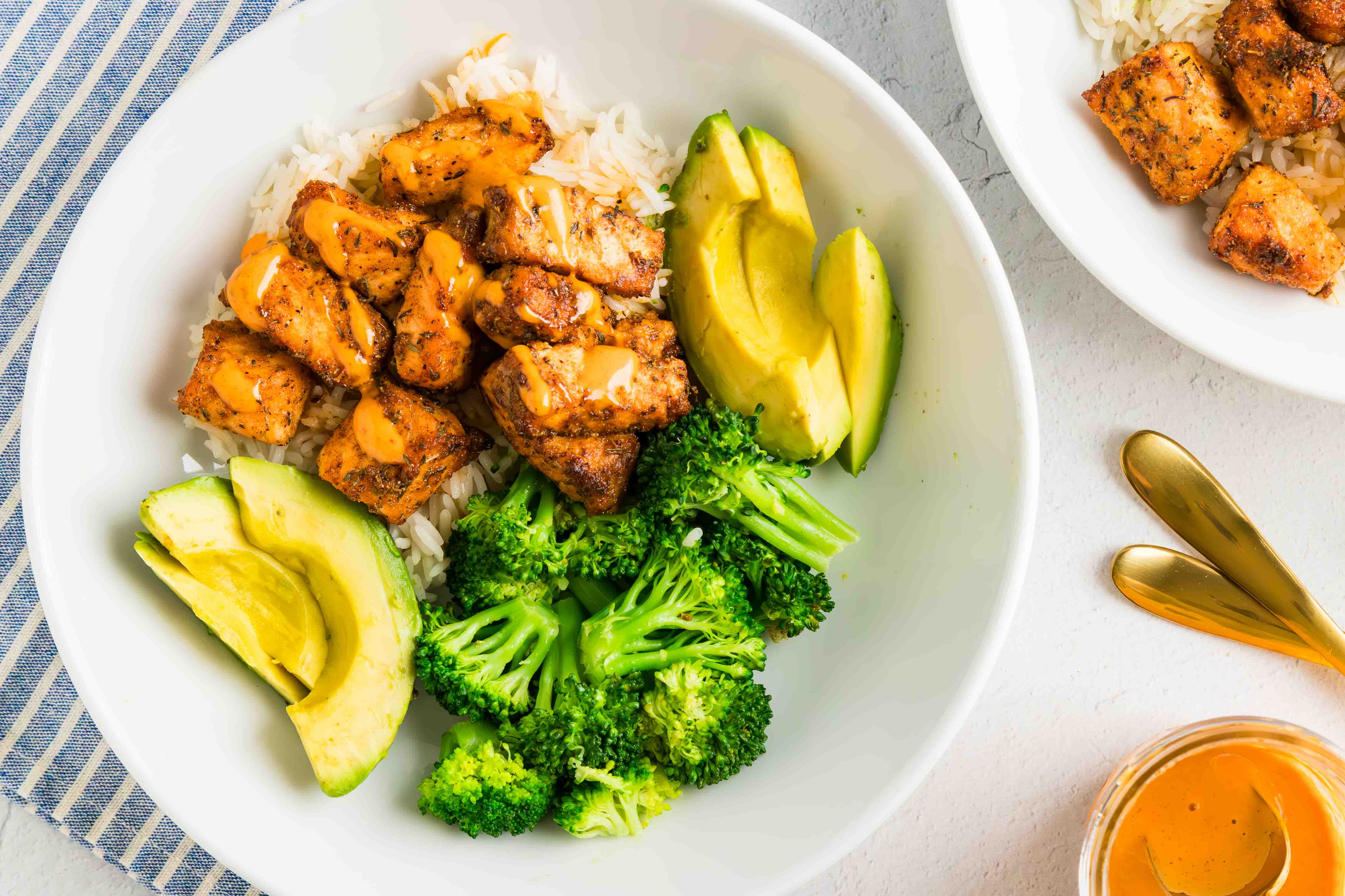Sushi Roll in a Bowl – Air Fryer Salmon Bite Bowls